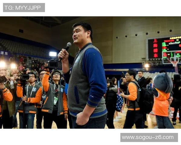 媒体人直言NBA商业本质球迷是衣食父母篮网却将小曾当作吉祥物